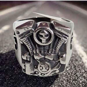 MEN'S SKULL ENGINE RING STAINLESS STEEL SIZE 9